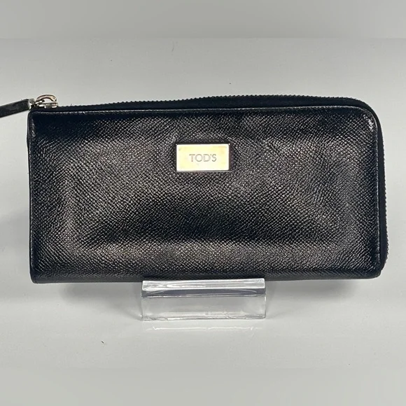 TODS Black Textured Leather corner Zip Wallet. Red interior. S - Picture 4 of 9